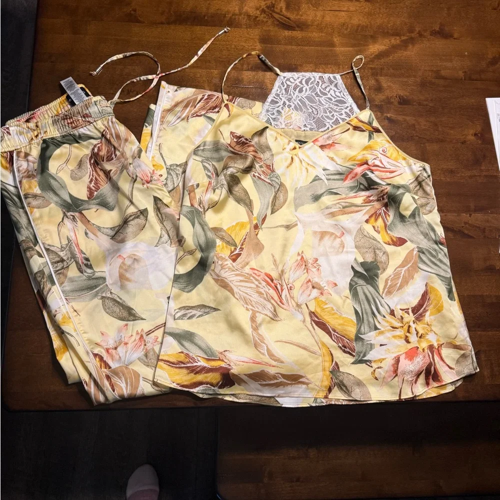 White House Black Market Floral Pajama Set - Yellow and Green - Picture 4 of 9